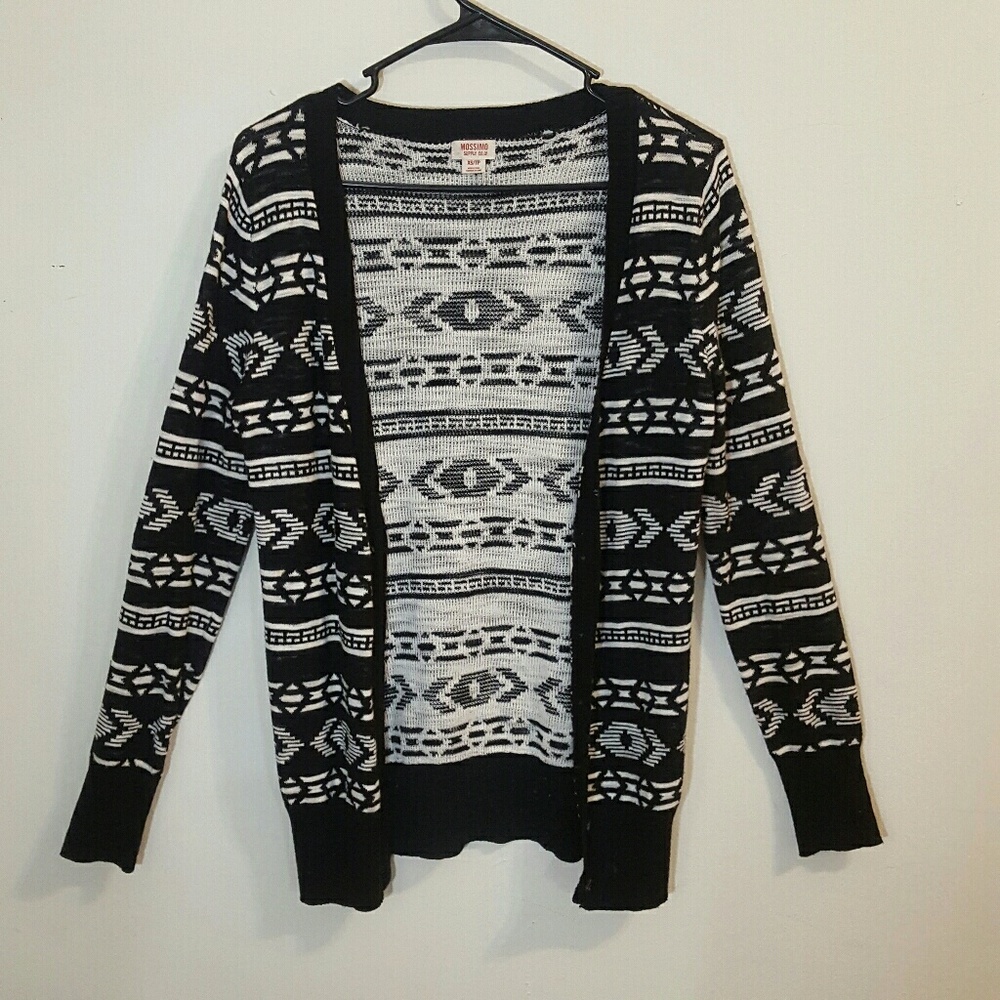 Black and White designed Overthrow